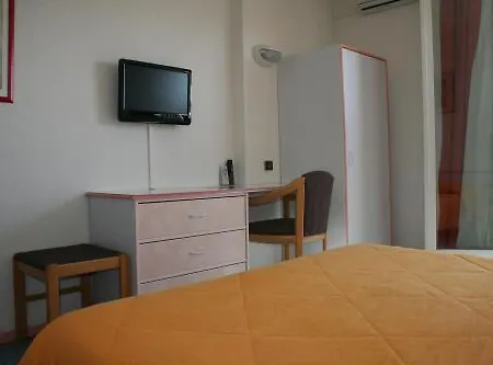 Relax'otel & Spa, - Port Leucate Ξενοδοχείο Le Barcarès
